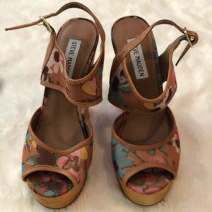 Steve Madden Draagon Wedge | Size 7